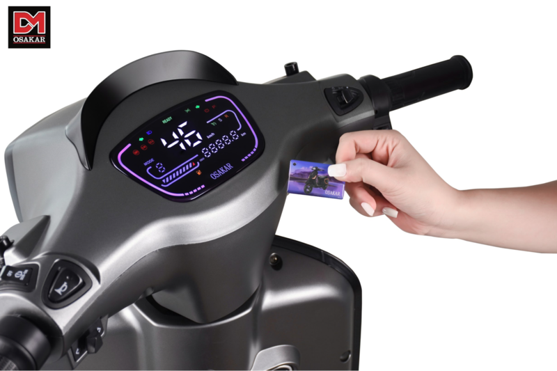 Dung lượng pin càng lớn giúp xe di chuyển được quãng đường dài hơn sau mỗi lần sạc, nhưng cũng làm tăng lượng điện tiêu thụ và chi phí sạc.