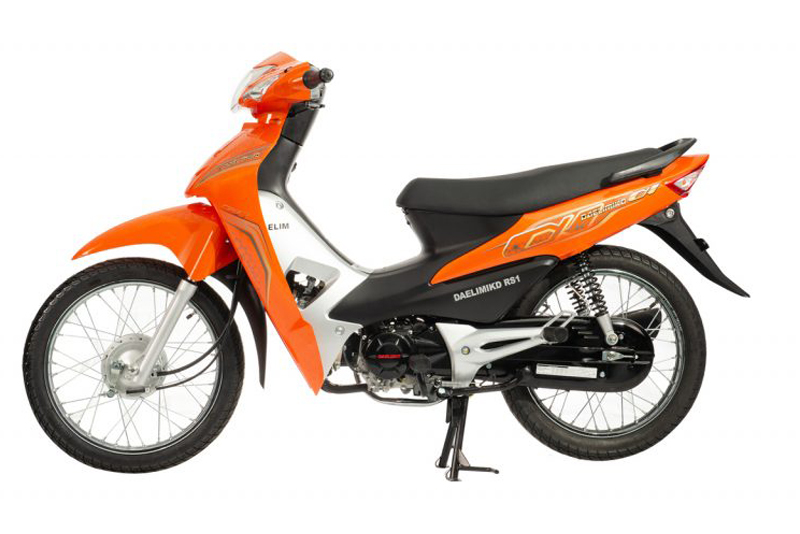 Daelim IKD RS1 50cc với thiết kế thể thao, góc cạnh, toát lên vẻ nam tính và mạnh mẽ
