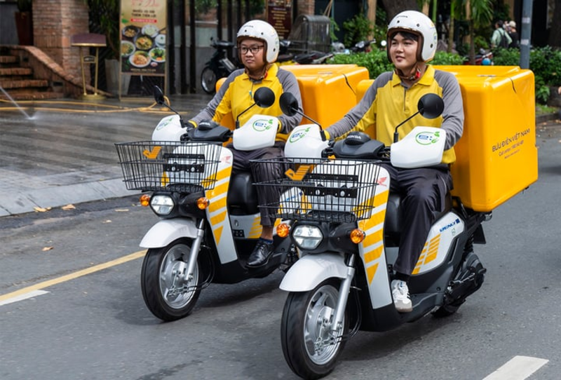 Bạn có thể sử dụng thùng đựng đồ để bảo vệ hàng hóa trong quá trình di chuyển trên xe điện