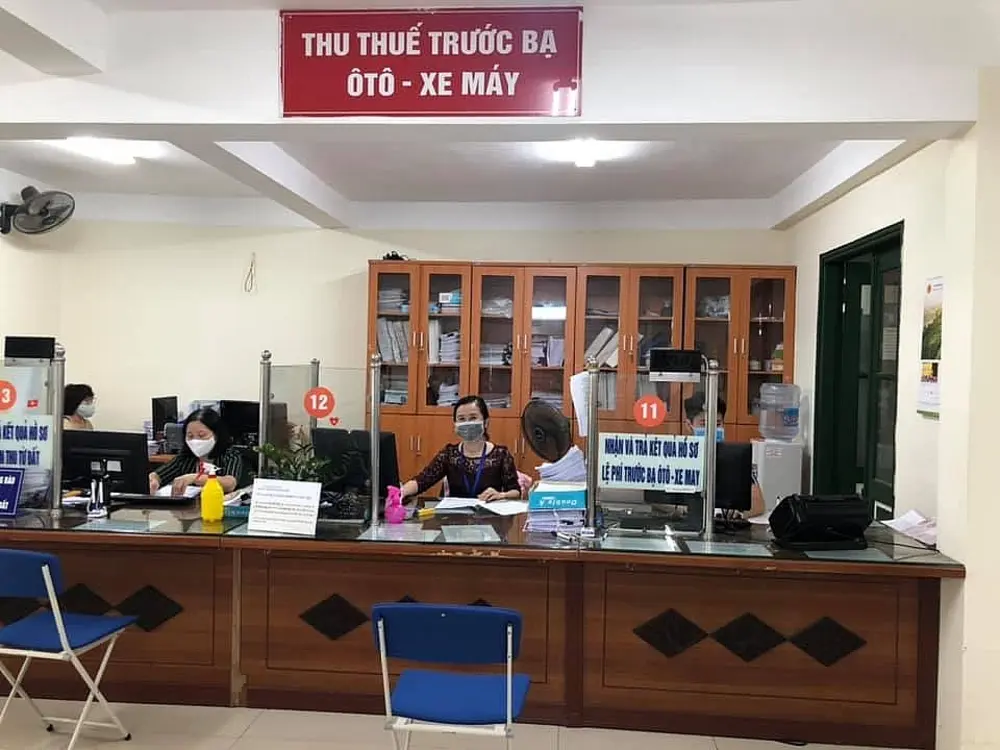 Nộp lệ phí trước bạ là bước quan trọng để bạn hoàn thành thủ tục đăng ký xe máy điện