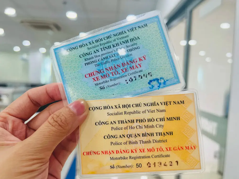 Chuẩn bị đầy đủ giấy tờ khi đi xe điện giúp bạn an tâm lưu thông và tuân thủ đúng quy định pháp luật