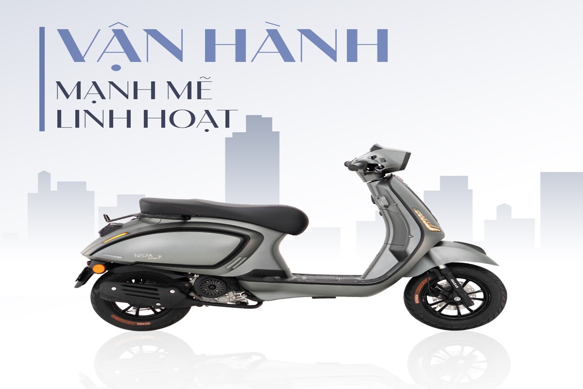 Nhấn nút đề, giữ phanh và duy trì ga nhẹ trong 3 giây